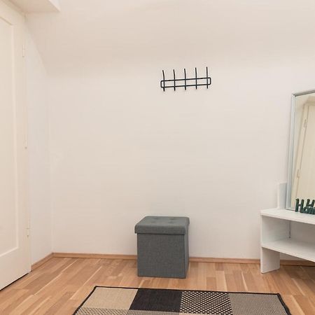 וינה Milky Way Top Floor 2-Bedroom Apartment Air Condition מראה חיצוני תמונה