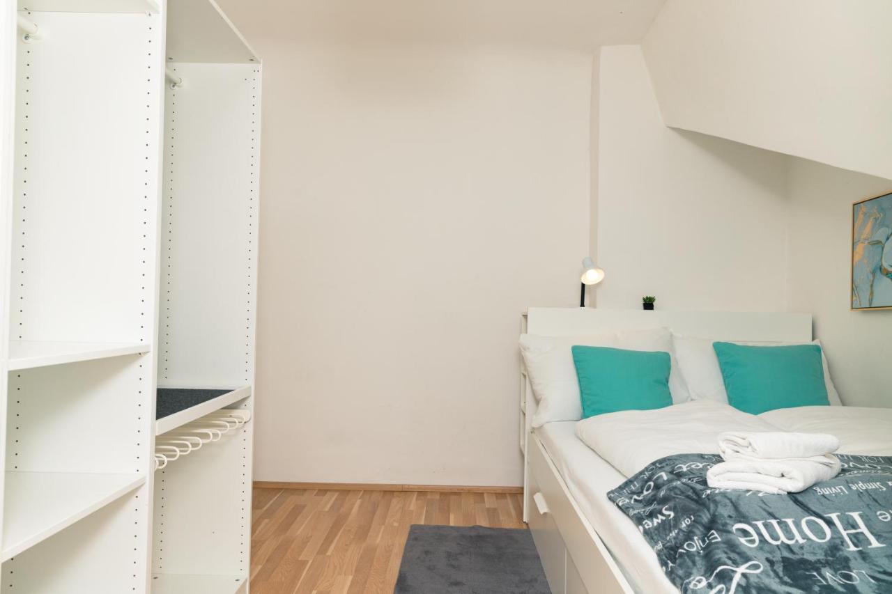 וינה Milky Way Top Floor 2-Bedroom Apartment Air Condition מראה חיצוני תמונה