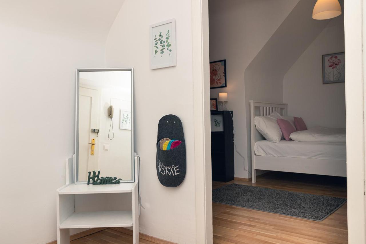 וינה Milky Way Top Floor 2-Bedroom Apartment Air Condition מראה חיצוני תמונה