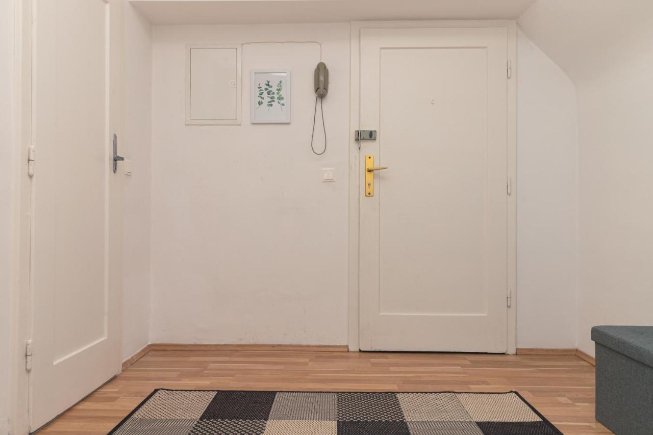 וינה Milky Way Top Floor 2-Bedroom Apartment Air Condition מראה חיצוני תמונה