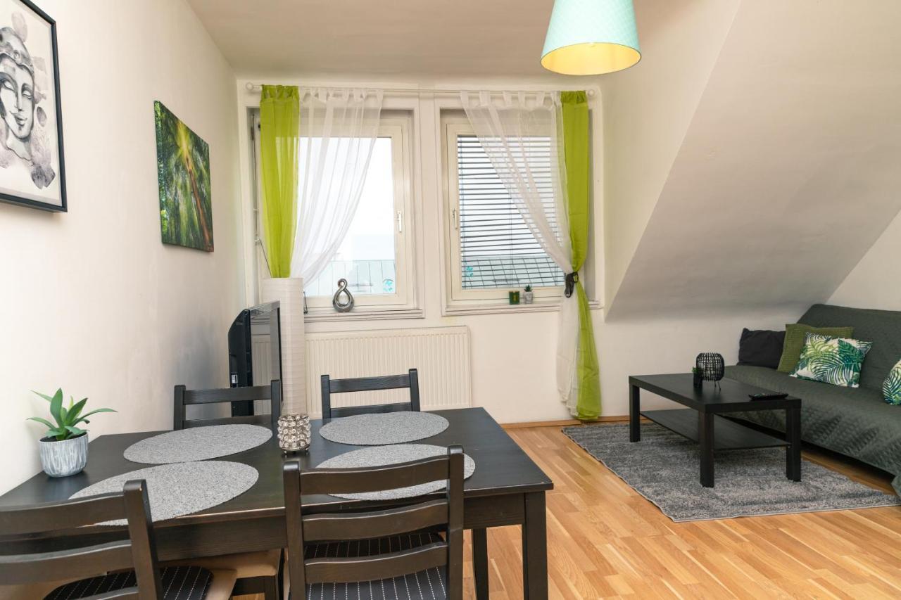 וינה Milky Way Top Floor 2-Bedroom Apartment Air Condition מראה חיצוני תמונה