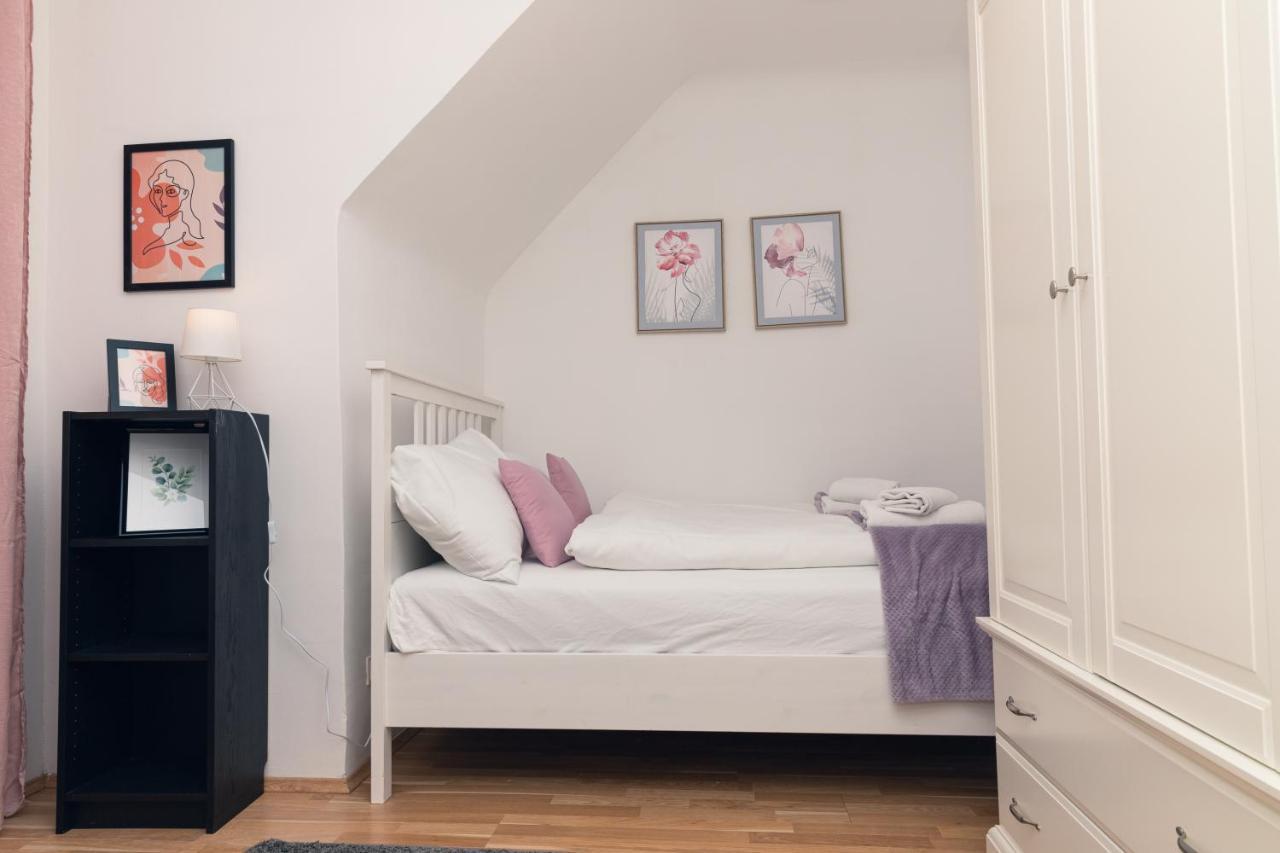 וינה Milky Way Top Floor 2-Bedroom Apartment Air Condition מראה חיצוני תמונה