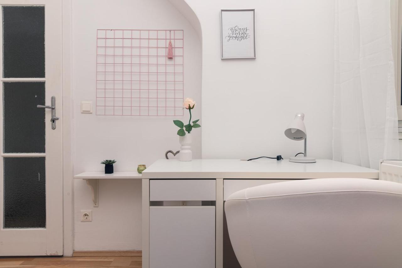 וינה Milky Way Top Floor 2-Bedroom Apartment Air Condition מראה חיצוני תמונה