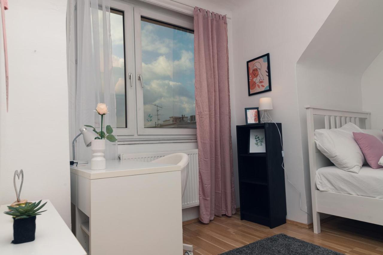 וינה Milky Way Top Floor 2-Bedroom Apartment Air Condition מראה חיצוני תמונה